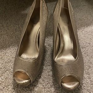 Gold GUESS heel